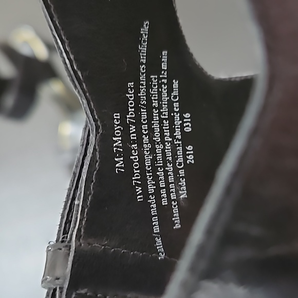 Gorgeous Nine West sandals - Picture 2 of 3